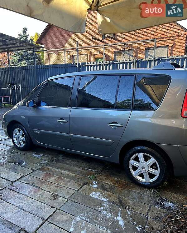 Минивэн Renault Espace 2004 в Першотравенске