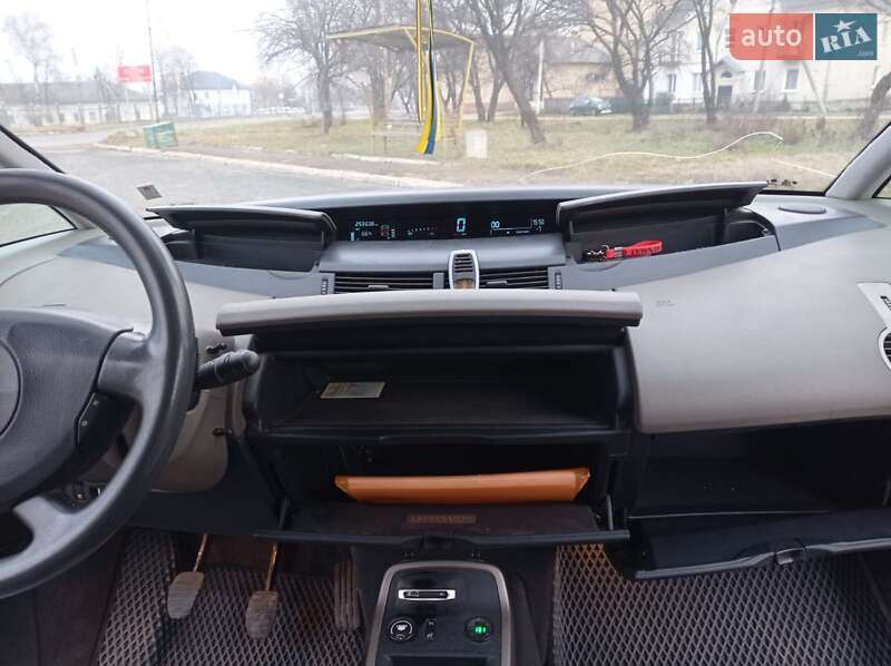 Минивэн Renault Espace 2004 в Долине