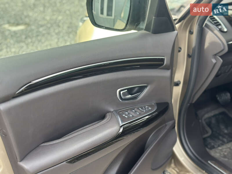 Мінівен Renault Espace 2015 в Чернівцях