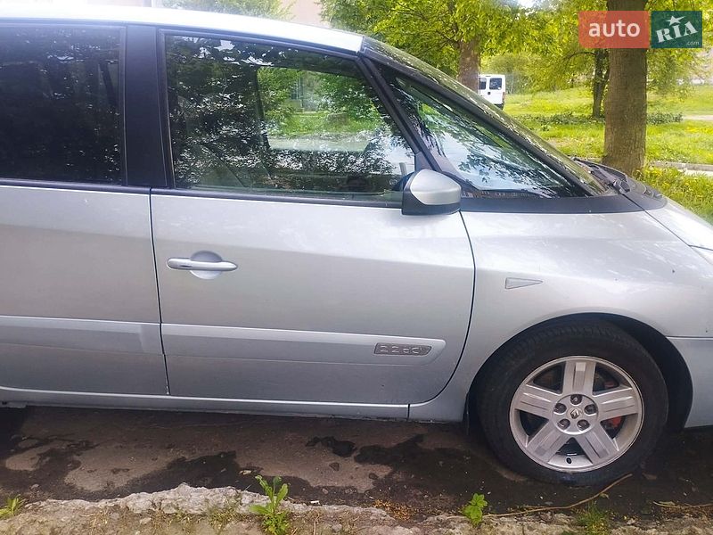 Минивэн Renault Espace 2002 в Нововолынске