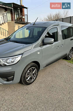 Минивэн Renault Express 2023 в 