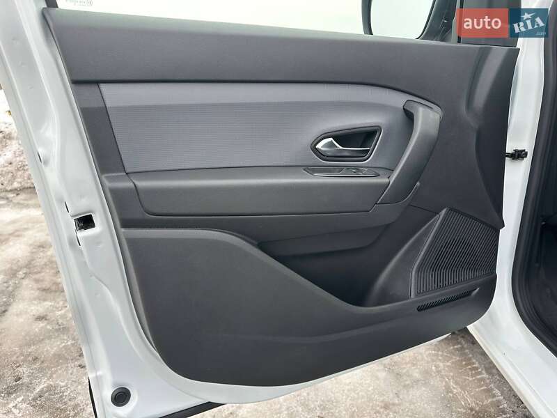 Вантажний фургон Renault Express 2023 в Києві фото 15 Вантажний фургон Renault Express 2023 в Києві