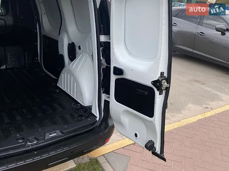 Renault Express 2022 VIN VF1RJK00370017108 фото оголошення 27 з 55
