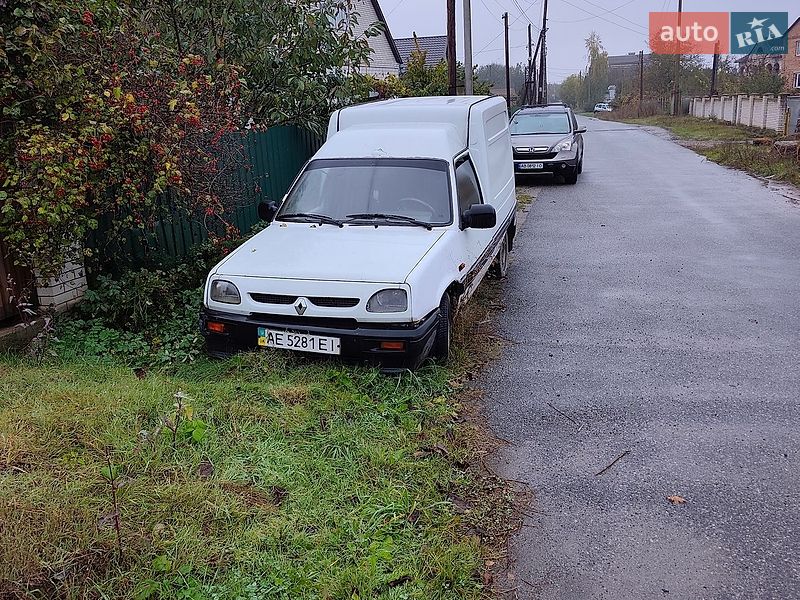 Грузовой фургон Renault Express 1999 в Виннице