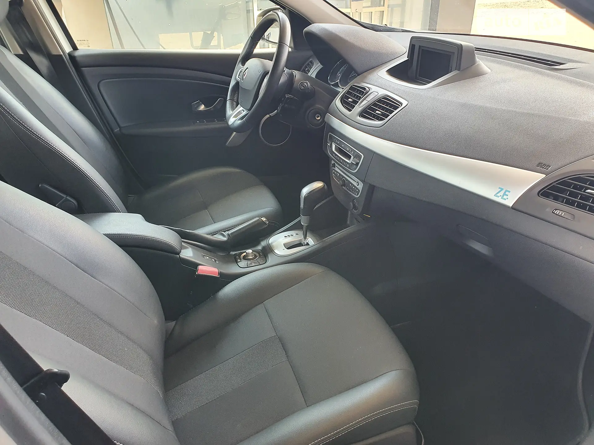 2011 Renault Fluence - мініатюра 14