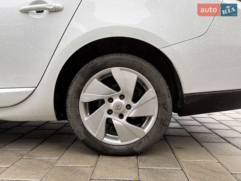 Седан Renault Fluence Z.E. 2013 в Черкассах