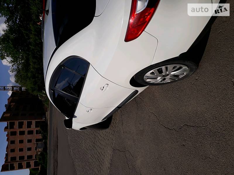 Renault Fluence 2010 года