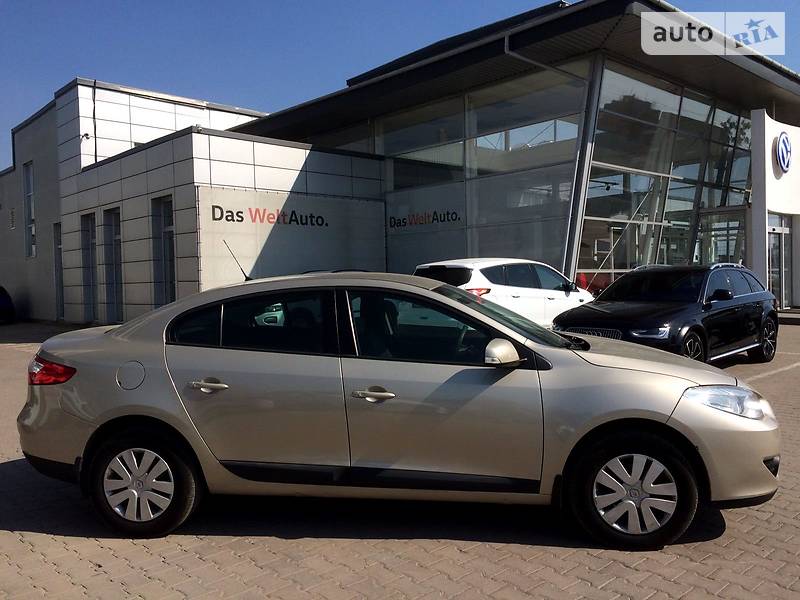 Седан Renault Fluence 2010 в Чернівцях