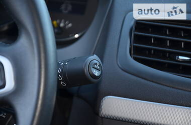 Седан Renault Fluence 2012 в 