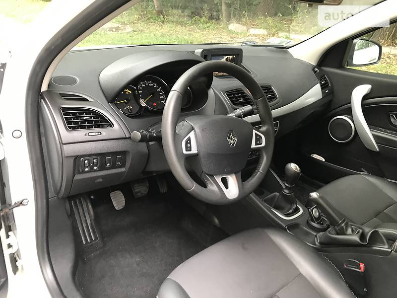 Седан Renault Fluence 2011 в Тернополі
