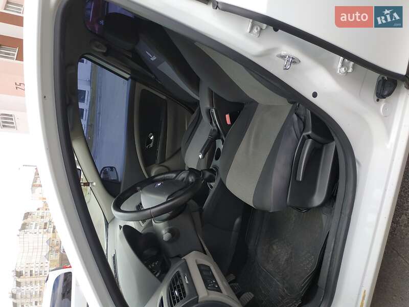 Седан Renault Fluence 2012 в Вишневом