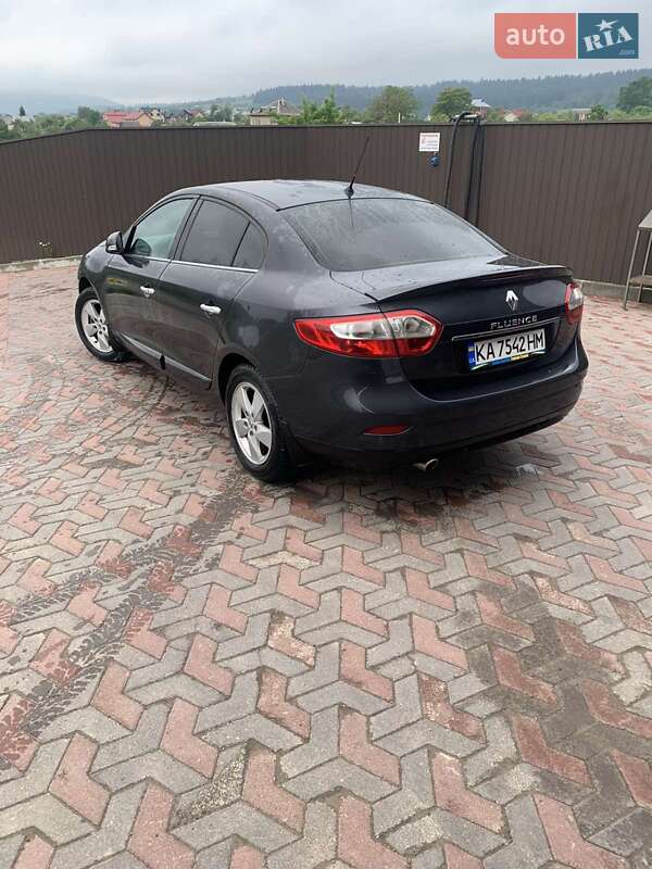 Седан Renault Fluence 2011 в Надворной
