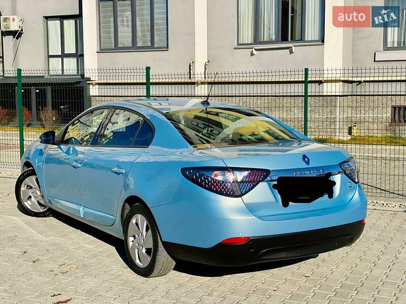 Седан Renault Fluence 2012 в Калуші