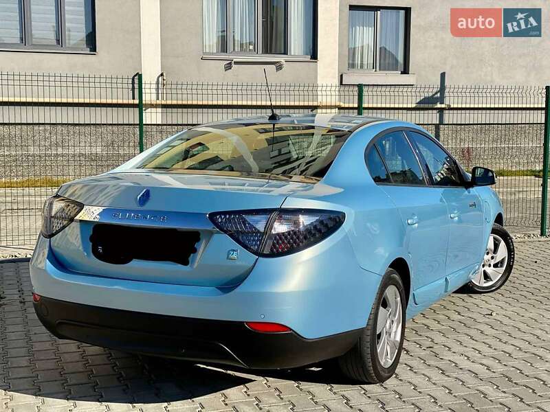 Седан Renault Fluence 2012 в Калуші