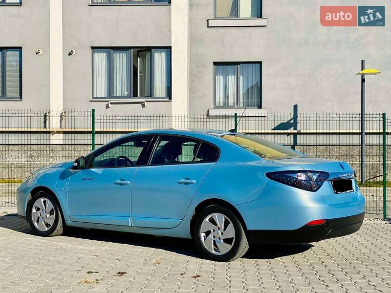 Седан Renault Fluence 2012 в Калуші