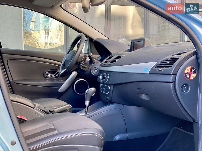 Седан Renault Fluence 2012 в Калуші