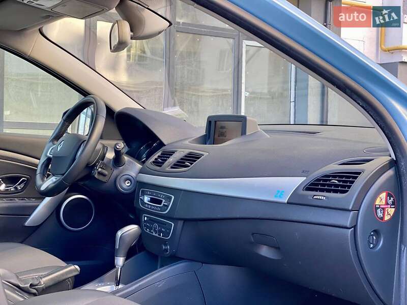 Седан Renault Fluence 2012 в Калуші