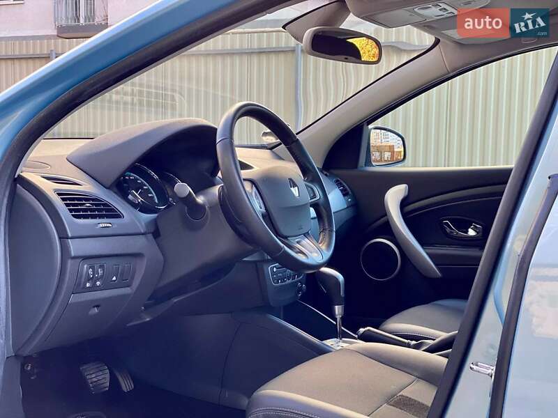 Седан Renault Fluence 2012 в Калуші