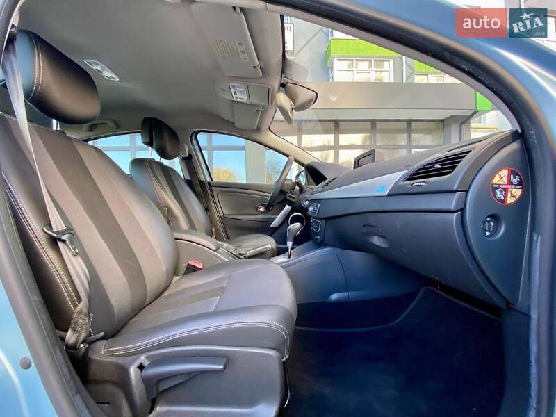 Седан Renault Fluence 2012 в Калуші