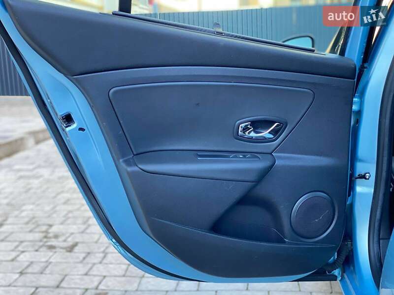 Седан Renault Fluence 2012 в Калуші
