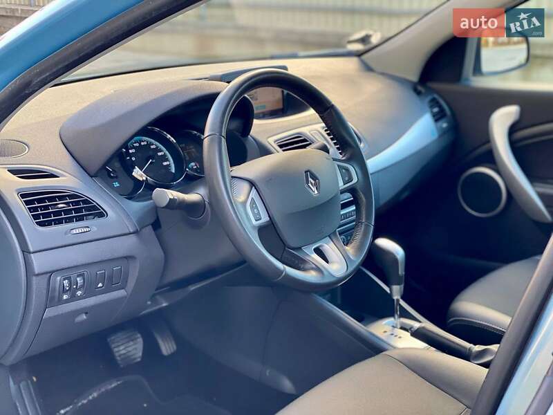 Седан Renault Fluence 2012 в Калуші