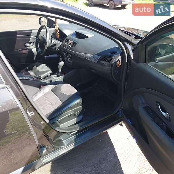 Седан Renault Fluence 2011 в Кривом Озере
