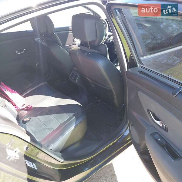 Седан Renault Fluence 2011 в Кривом Озере