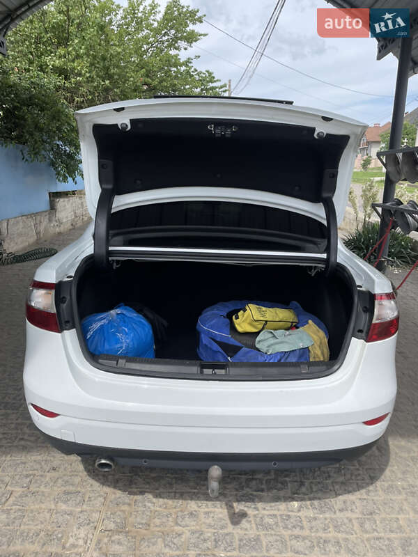 Седан Renault Fluence 2011 в Черновцах