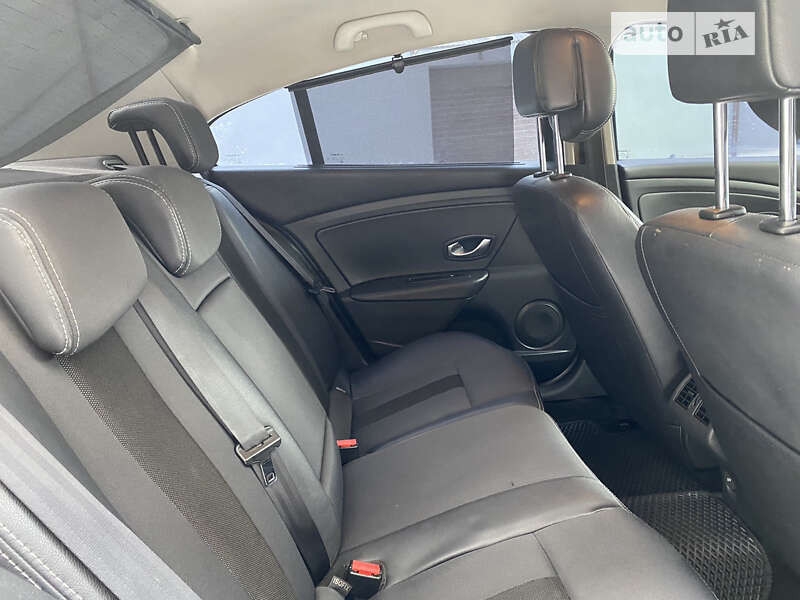 Седан Renault Fluence 2010 в Івано-Франківську