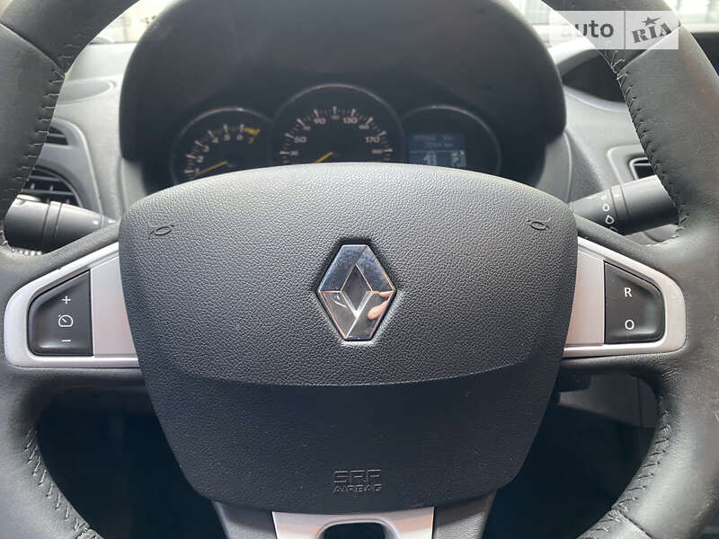 Седан Renault Fluence 2010 в Івано-Франківську