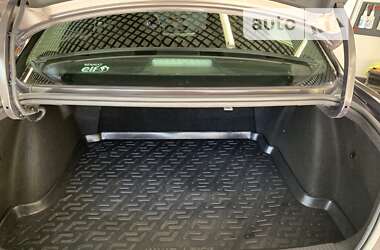 Седан Renault Fluence 2013 в 