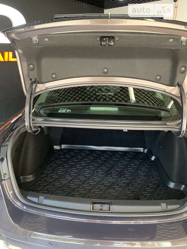 Седан Renault Fluence 2013 в Днепре