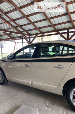 Седан Renault Fluence 2013 в 