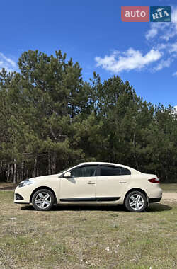 Седан Renault Fluence 2016 в 