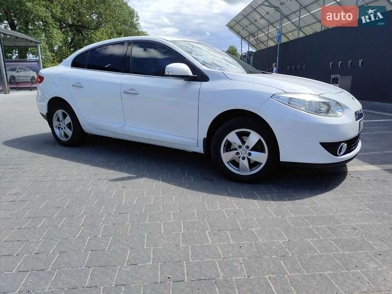 Седан Renault Fluence 2011 в Самборе
