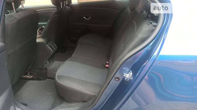 Седан Renault Fluence 2010 в Черкасах