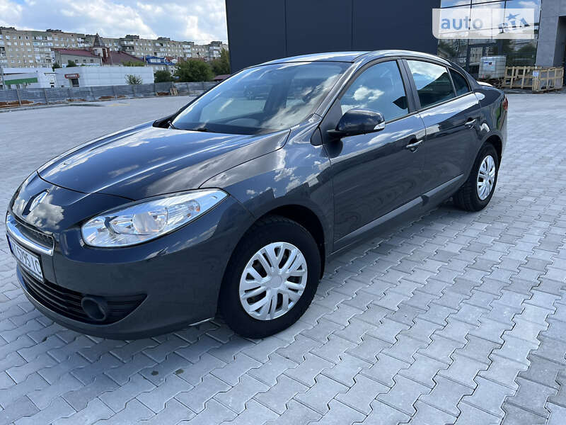 Седан Renault Fluence 2010 в Калуші
