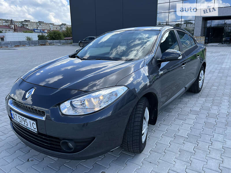 Седан Renault Fluence 2010 в Калуші