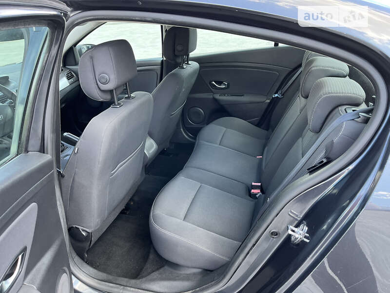 Седан Renault Fluence 2010 в Калуші