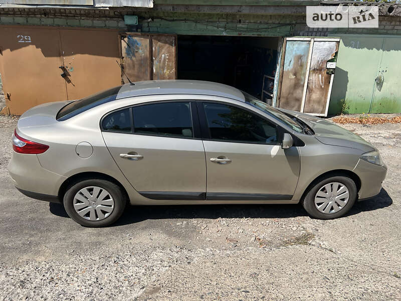 Седан Renault Fluence 2012 в Южноукраїнську
