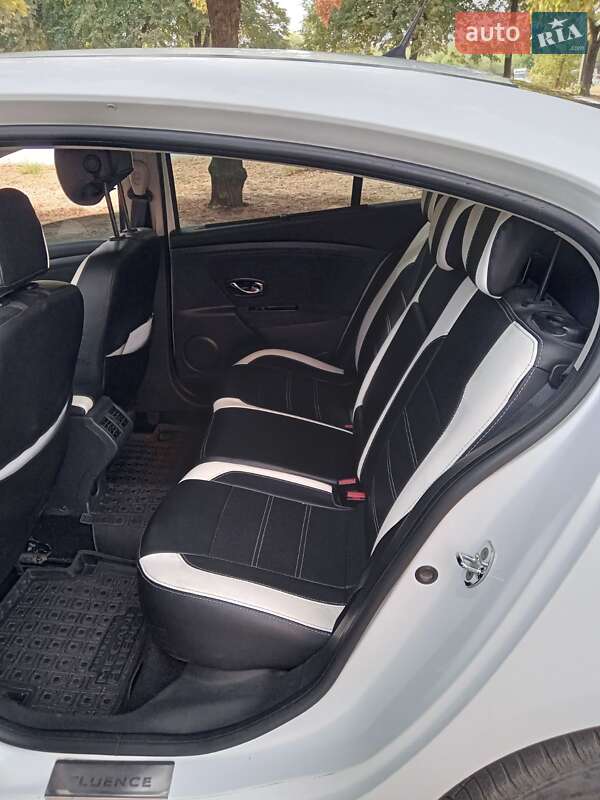 Седан Renault Fluence 2012 в Полтаве