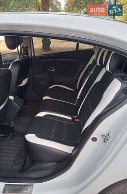 Седан Renault Fluence 2012 в 