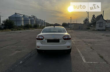 Седан Renault Fluence 2013 в Коростене