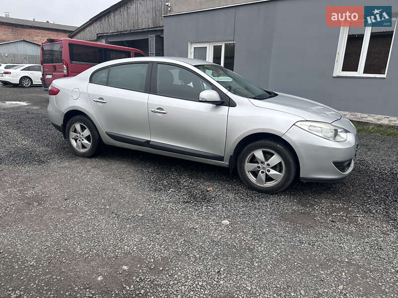 Седан Renault Fluence 2010 в Луцке
