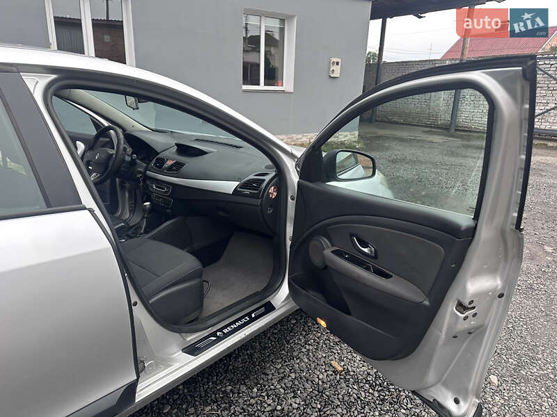 Седан Renault Fluence 2010 в Луцке