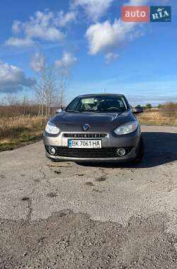 Седан Renault Fluence 2010 в Дубровице