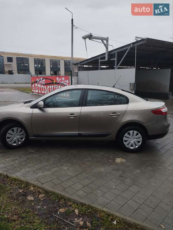 Седан Renault Fluence 2010 в Тернополе
