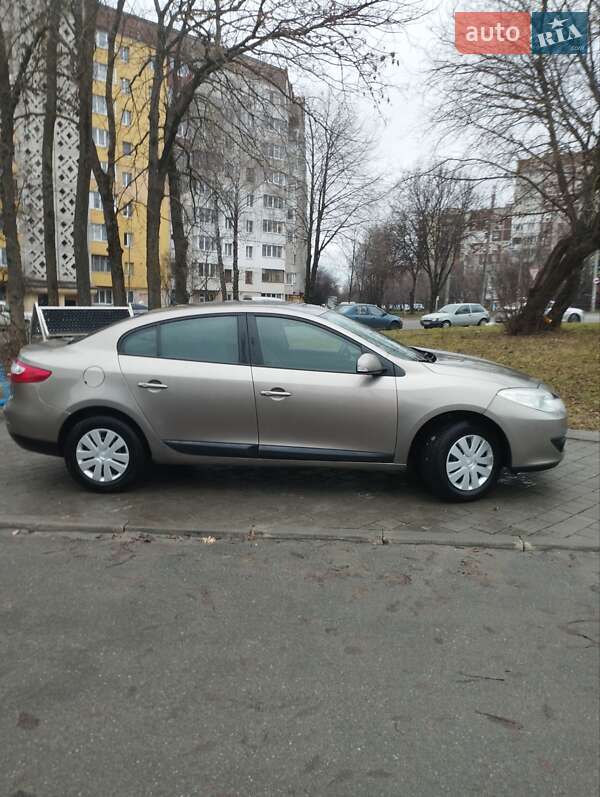 Седан Renault Fluence 2010 в Тернополе