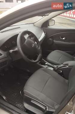 Седан Renault Fluence 2010 в Тернополе