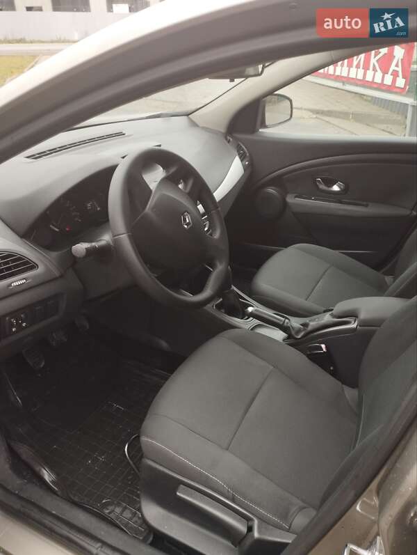 Седан Renault Fluence 2010 в Тернополе